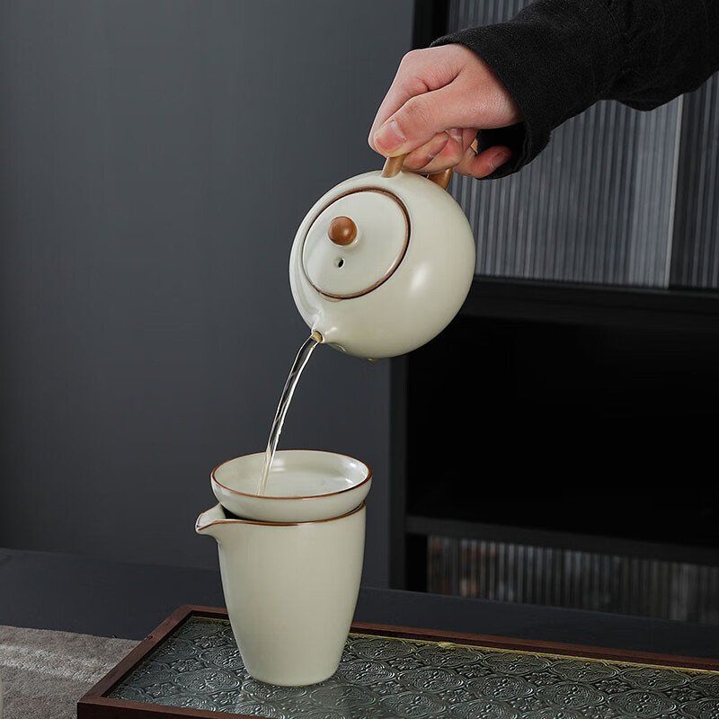 谦华智科 茶具套装家用开片盖碗茶杯西施壶礼盒 13头汝窑八杯盖碗+茶洗高清大图
