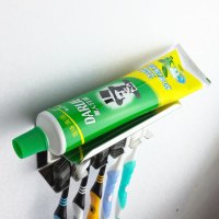 创意免打孔不锈钢牙刷架子收纳用品用具浴室牙具座牙膏收纳层架简约家用生活日用