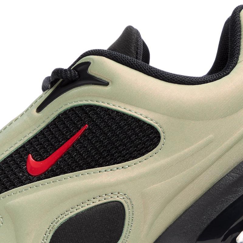 耐克(NIKE)女款AirMax板鞋 futuristic设计高挑气垫拼色休闲运动