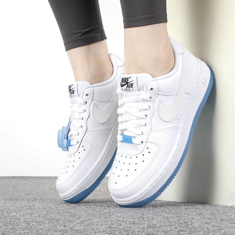 耐克(NIKE)女鞋 2023夏季新款时尚潮流运动休闲鞋舒适轻便透气运动鞋 DA8301-101