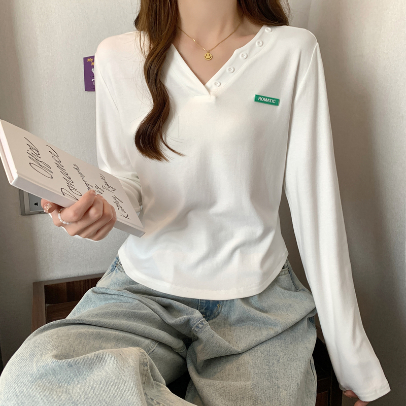 [1.5折价40元]唐狮秋季新款V领长袖T恤女宽松显瘦针织紧身短款内搭上衣女潮