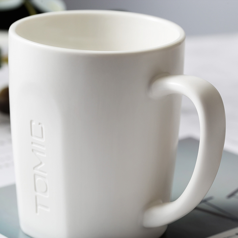 特美刻(TOMIC)马克杯 带盖咖啡杯子情侣陶瓷杯懒人牛奶杯水杯茶杯 TCL1317 白色 520ML大容量