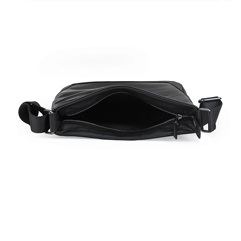 calvinklein卡文克莱真皮pvc男士黑色柔软漆布涂层帆布休闲拉链单肩包