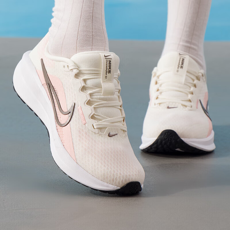 耐克（NIKE）跑步鞋女鞋新款户外健身时尚低帮缓震轻便舒适耐磨运动鞋FD6476-107 ZP高清大图