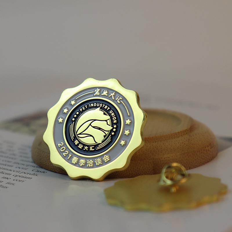 速买宝金属徽章定制可爱卡通印logo创意仿珐琅徽章动漫纪念胸章勋章