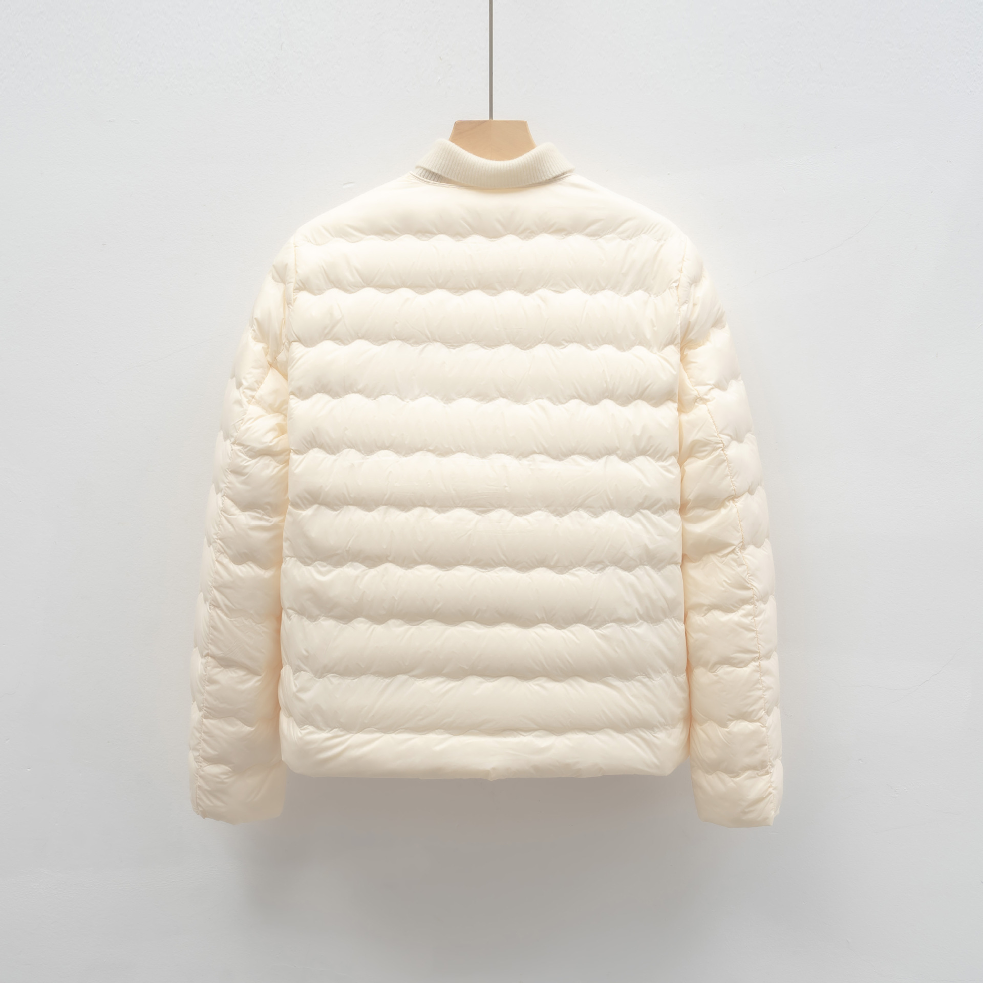 羽绒内胆新国标90绒百搭圆领简约波浪纹秋冬外套羽绒服女高清大图