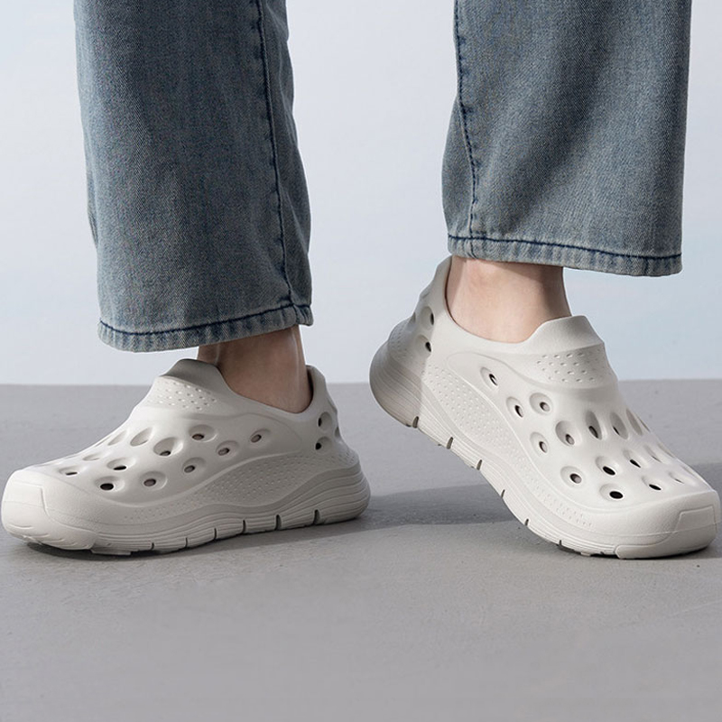 Skechers斯凯奇男鞋新款泡泡鞋轻便洞洞鞋轻质舒适凉鞋243240-OFWT ZP高清大图