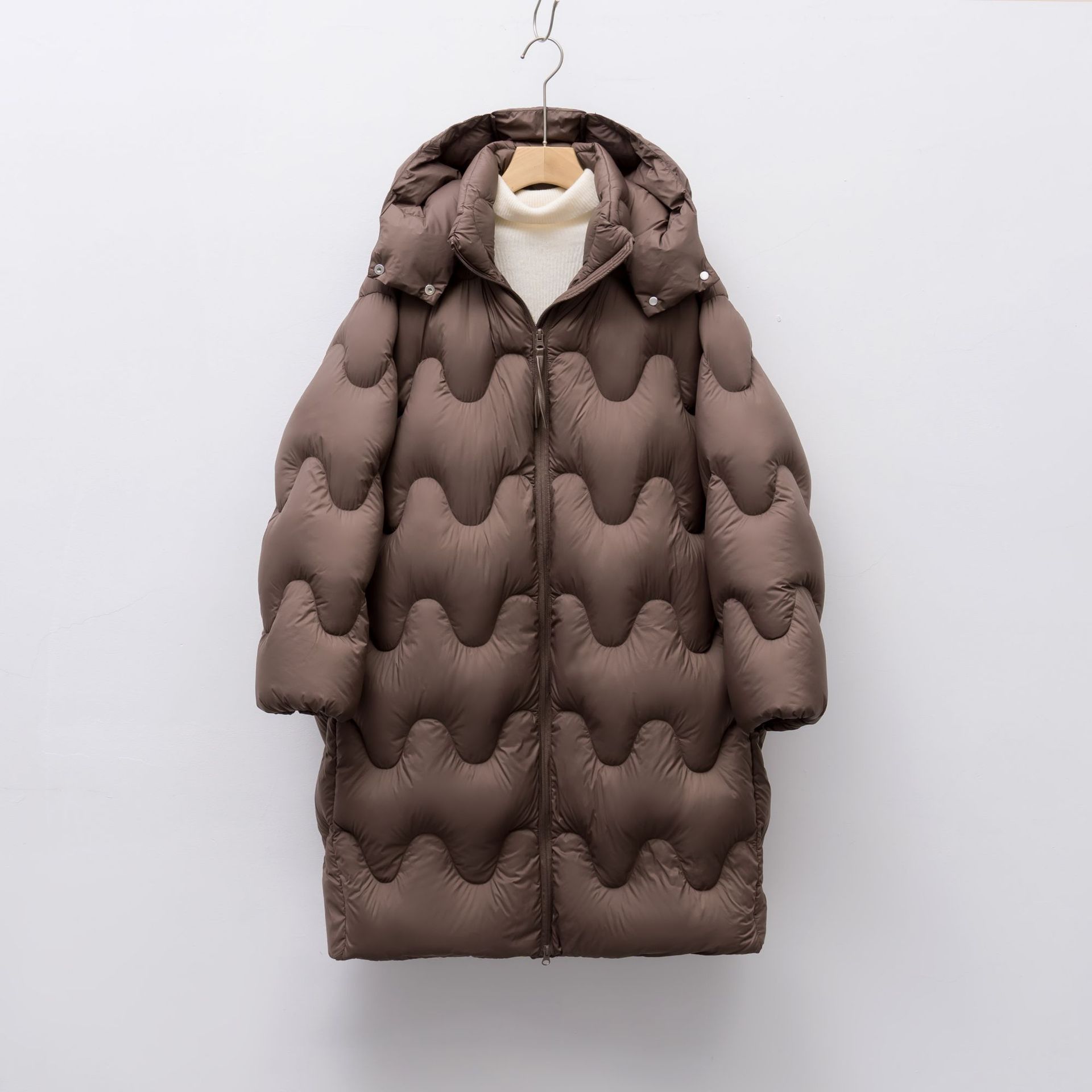 90绒新国标白鸭绒冬加长款简约时尚波浪连帽加厚羽绒服女_77 咖色 M