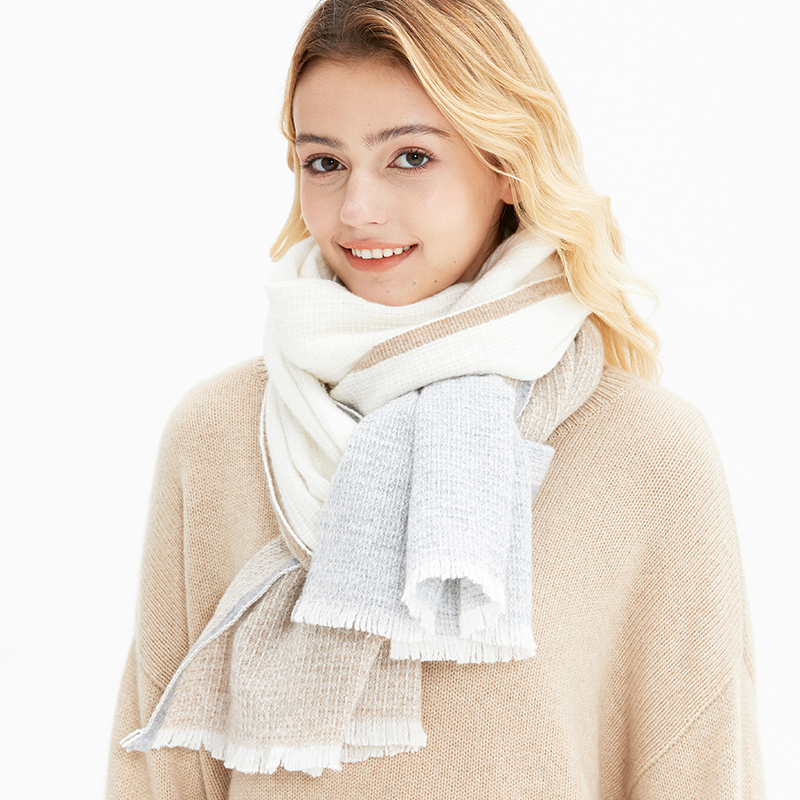 凌克羊毛围巾女2018新款秋冬季韩版百搭白色披肩两用冬天保暖围脖