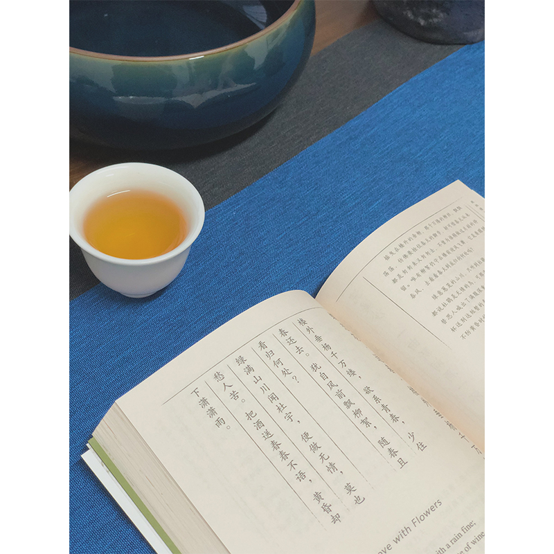 [醉染正版]纸短情长 美得窒息的宋词 许渊冲译 中英双语诗画集(六神磊磊诚挚)高清大图
