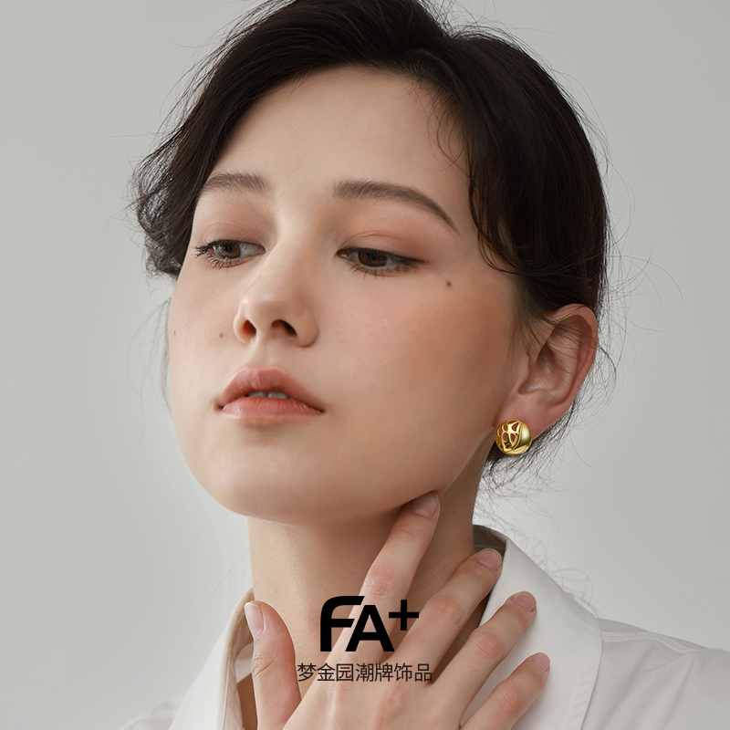 梦金园几何圆环纯银耳钉时尚镂空法式风耳环设计师款小众高级感耳饰女