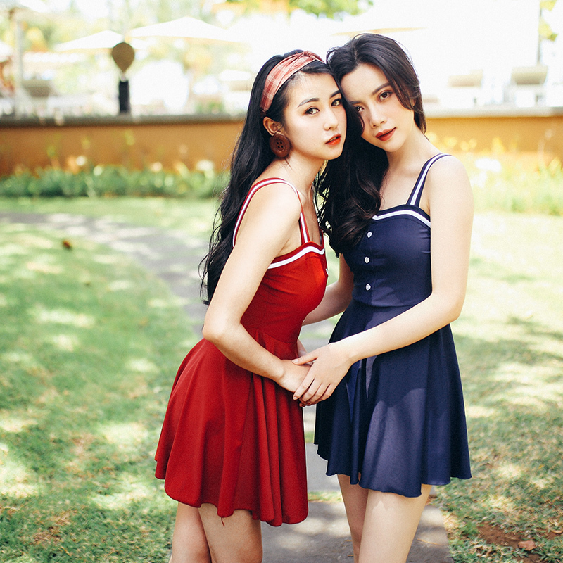 泳衣女保守显瘦遮肚小胸聚拢少女韩国小香风温泉连体游泳衣