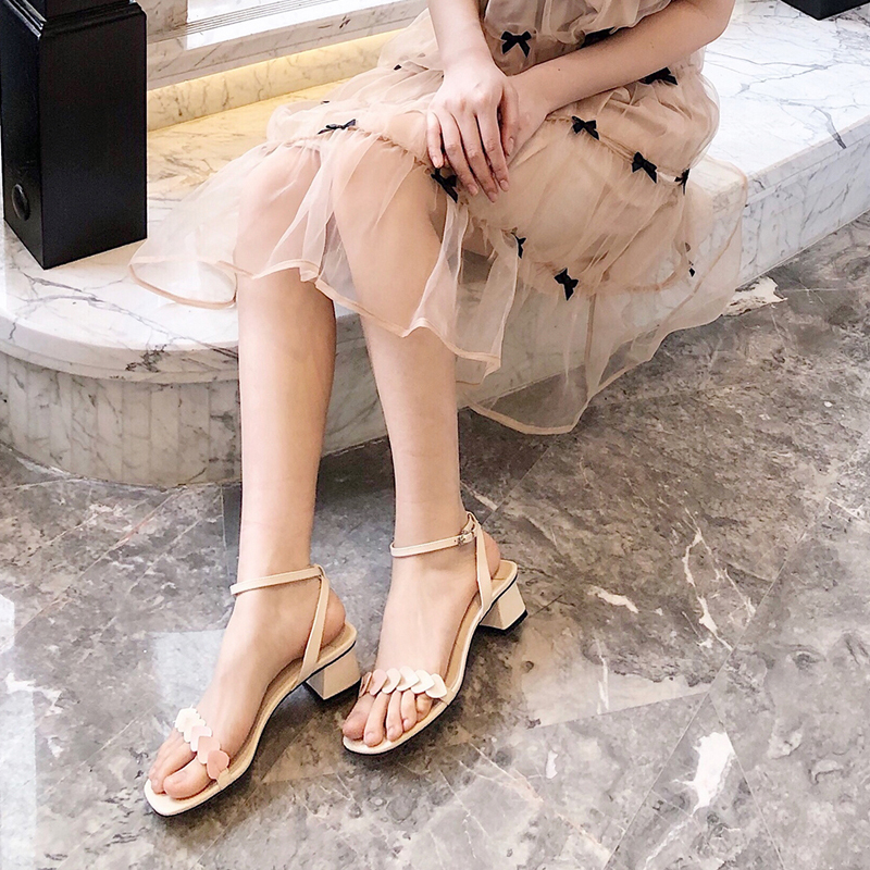 品点(Pandell)凉鞋女夏真皮新款粗跟网红同款桃心渐变一字带女式鞋大码40小码33鞋子粗跟女式凉皮鞋子