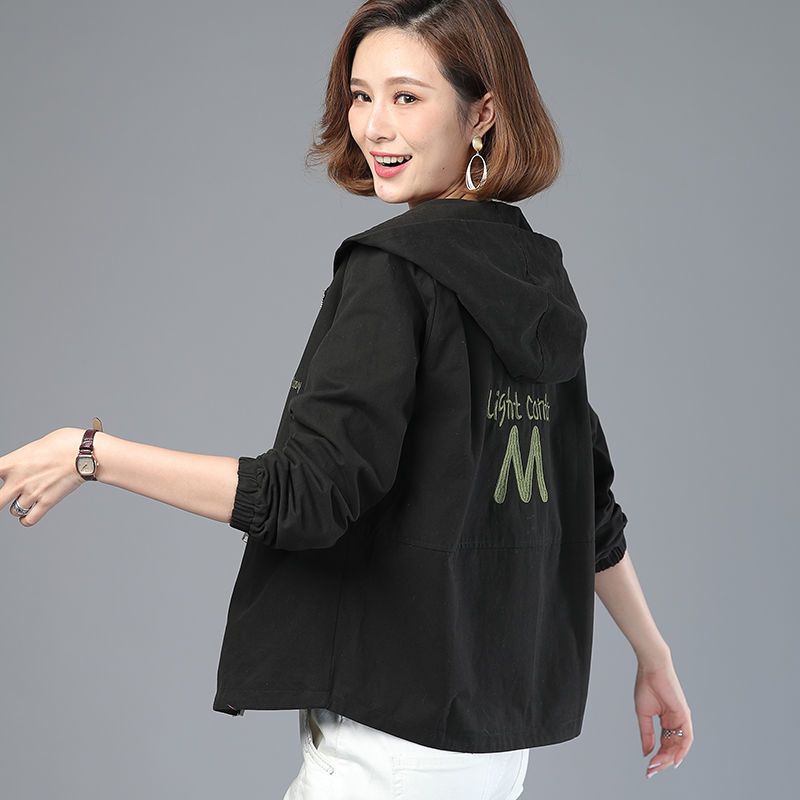 刺绣大码外套女春秋韩版宽松2020新款夹克中年妈妈四十岁短款风衣