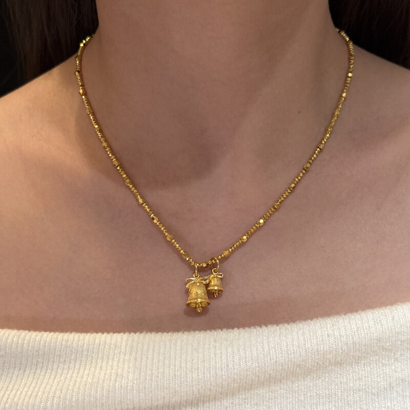 周大福蝴蝶结雪花铃铛 足金黄金吊坠女计价(工费280)EOF2202送礼物高清大图