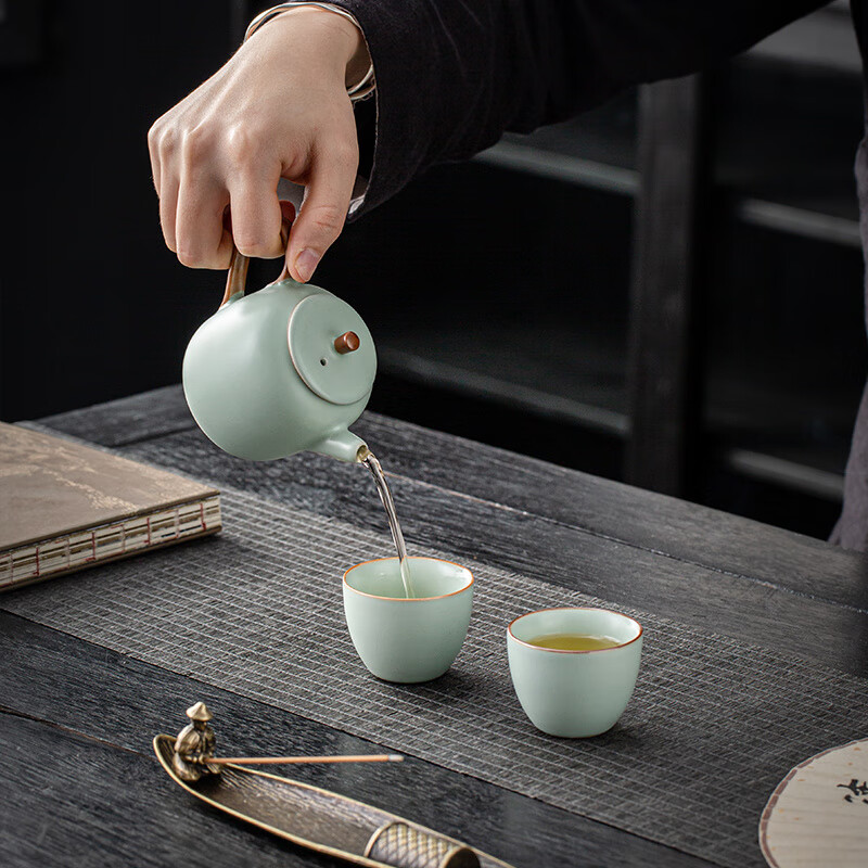 年廿八 汝窑茶具礼盒 汝窑汗瓦壶*1+茶杯*4+线香插*1+檀香*1高清大图