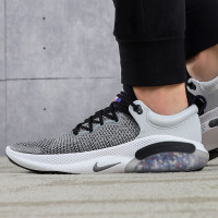 Nike耐克男鞋透气轻便运动跑步鞋AQ2730-011