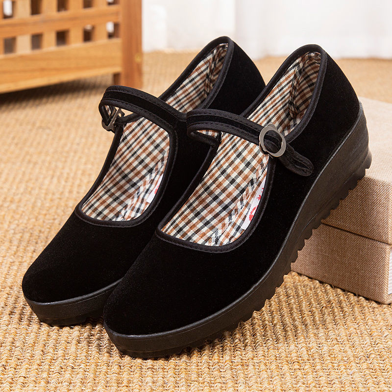 老北京布鞋女中老年人广场舞蹈鞋子工作平底鞋黑色干活软底妈妈鞋威珺