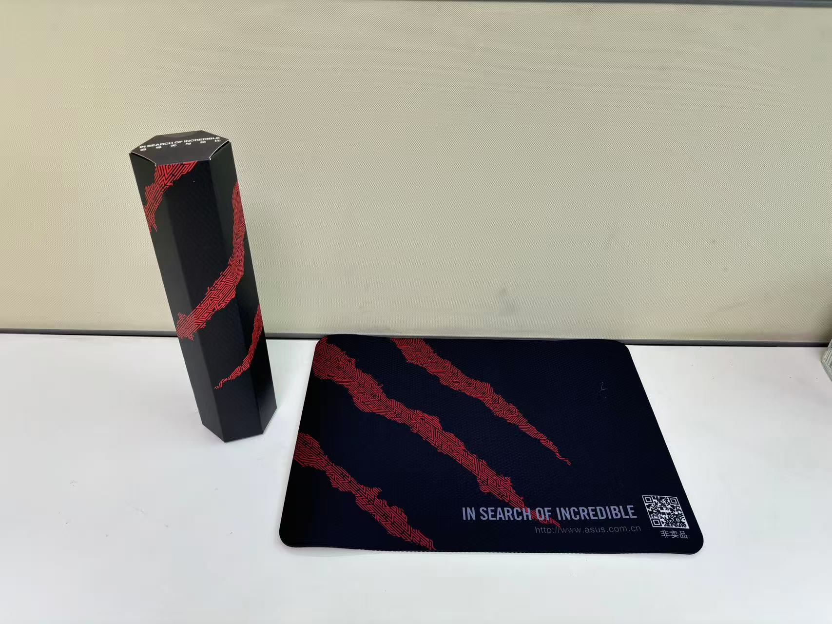 华硕精装鼠标垫高清大图