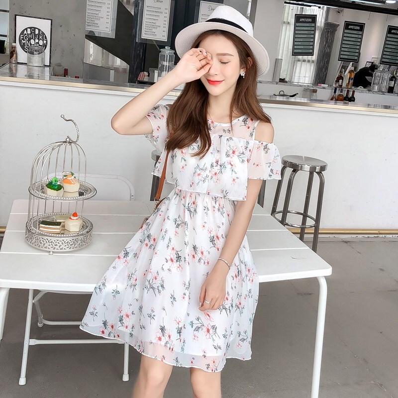 夏季雪纺小碎花连衣裙2018时尚甜美露肩荷叶袖中长款裙子女lm米白