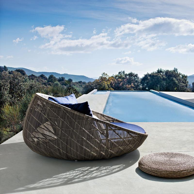 森美人户外藤编躺床阳台露天藤制圆床沙发露台庭院室外休闲沙滩泳池躺椅 【扁藤款躺床沙发】加300元