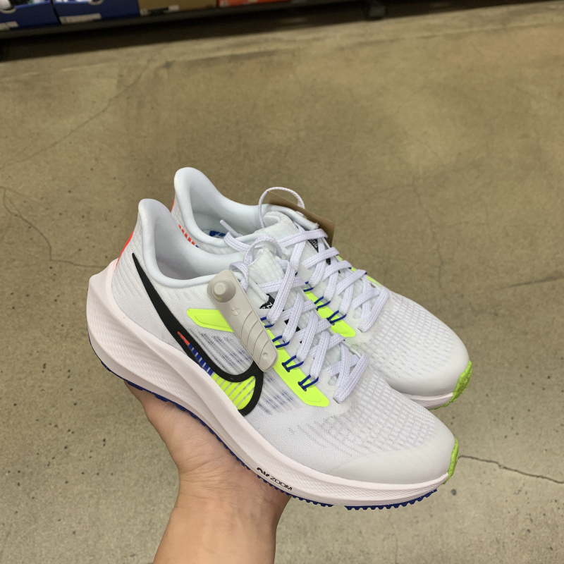 NIKE/耐克跑步鞋轻便透气大童青少年运动鞋DM4015-100 D