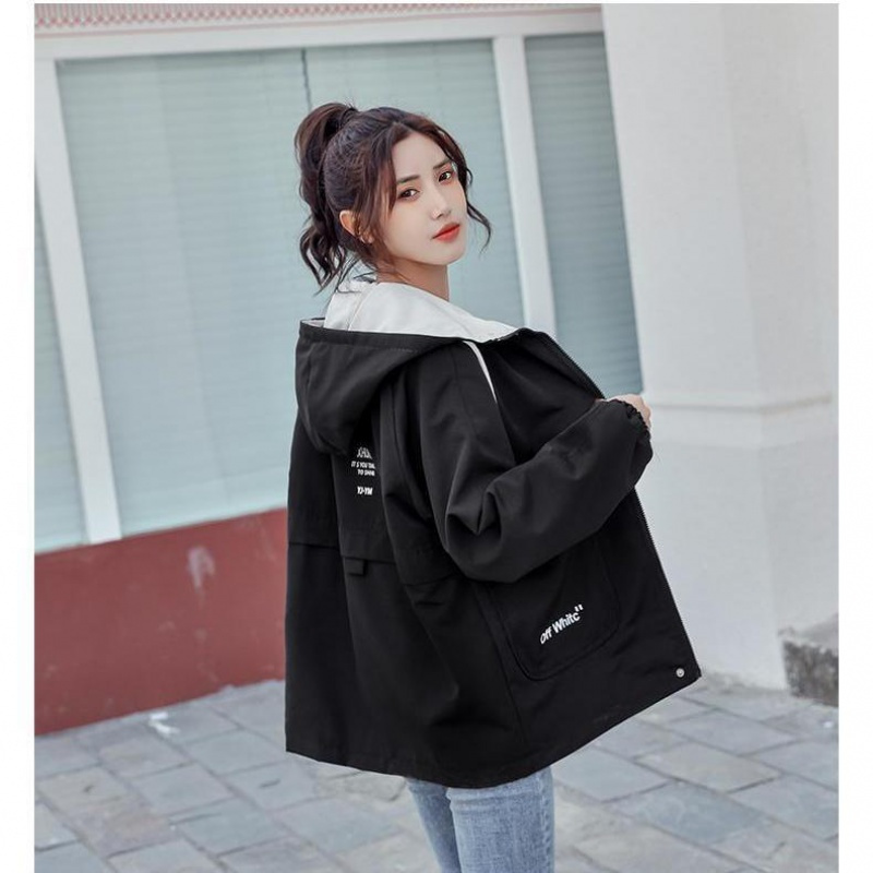 短外套女春秋装新款潮初中高中学生韩版宽松百搭学院风工装上衣卡诺蔻