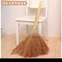无叶大竹扫把,胶条捆绑耐腐蚀,式用各种场地清扫。 纯东北高粱扫把