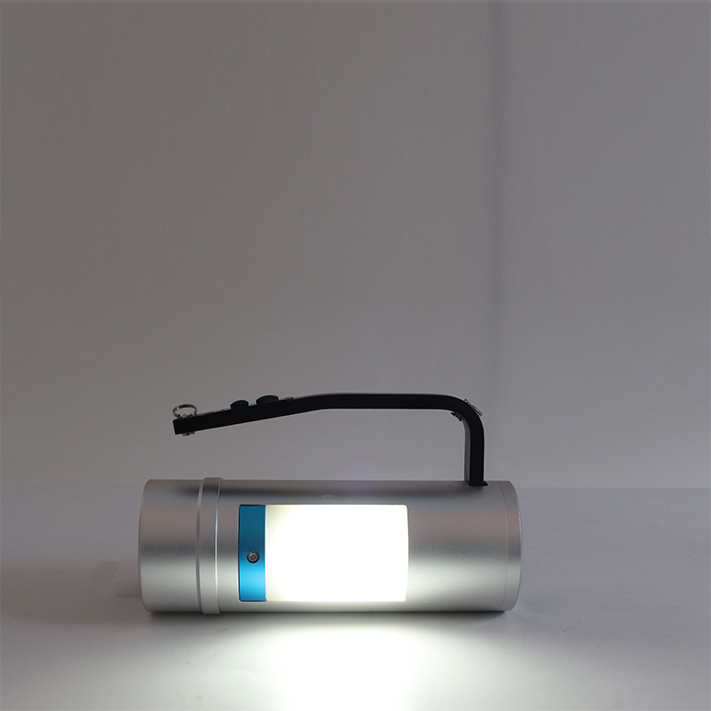 萨威帝尔SWTZ7106 聚光2*12W 泛光6W IP68 额定电压:22.2V 强光5h 工作光10h 白光6000K LED便携式强光探照灯(计价单位:盏)银色