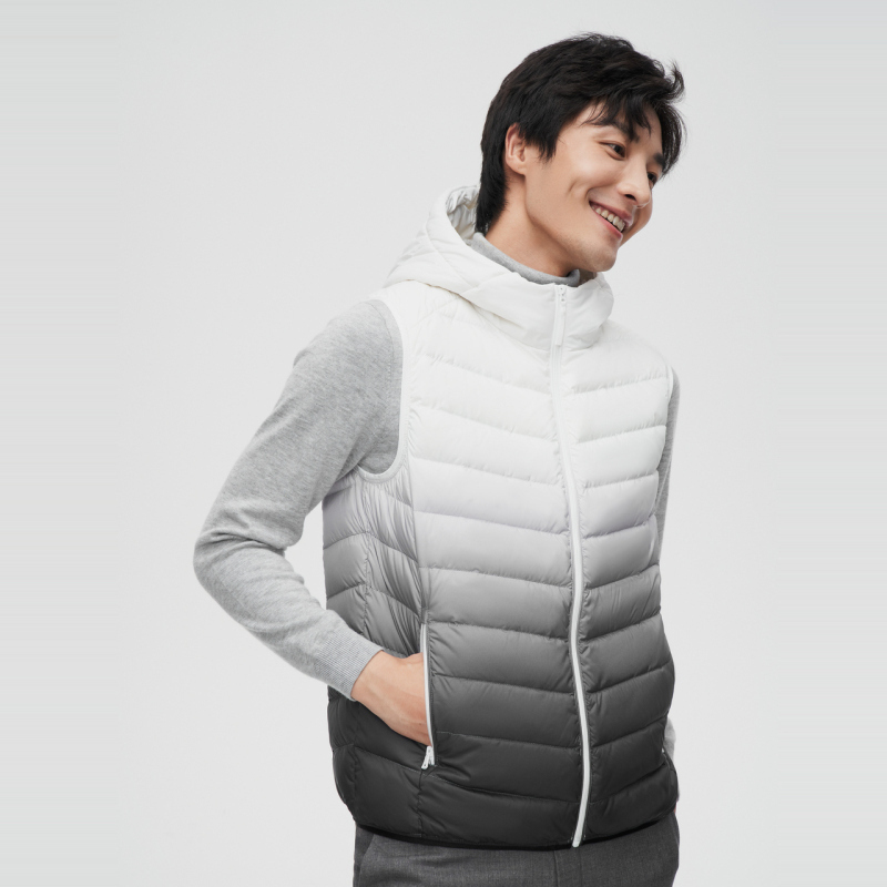 波司登21新款男羽绒马甲轻薄款羽绒外穿马夹背心潮流连帽情侣款冬