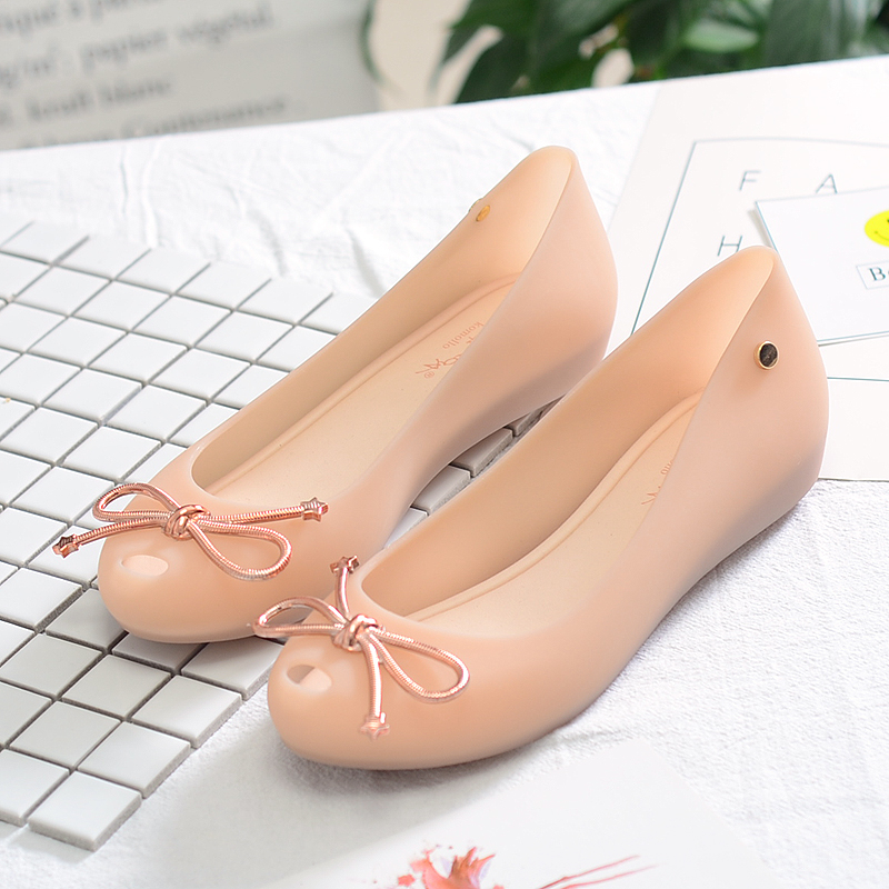 婕秘新款果冻鞋低帮鱼嘴蝴蝶结水晶透明巴西塑料凉鞋平底沙滩鞋女参数