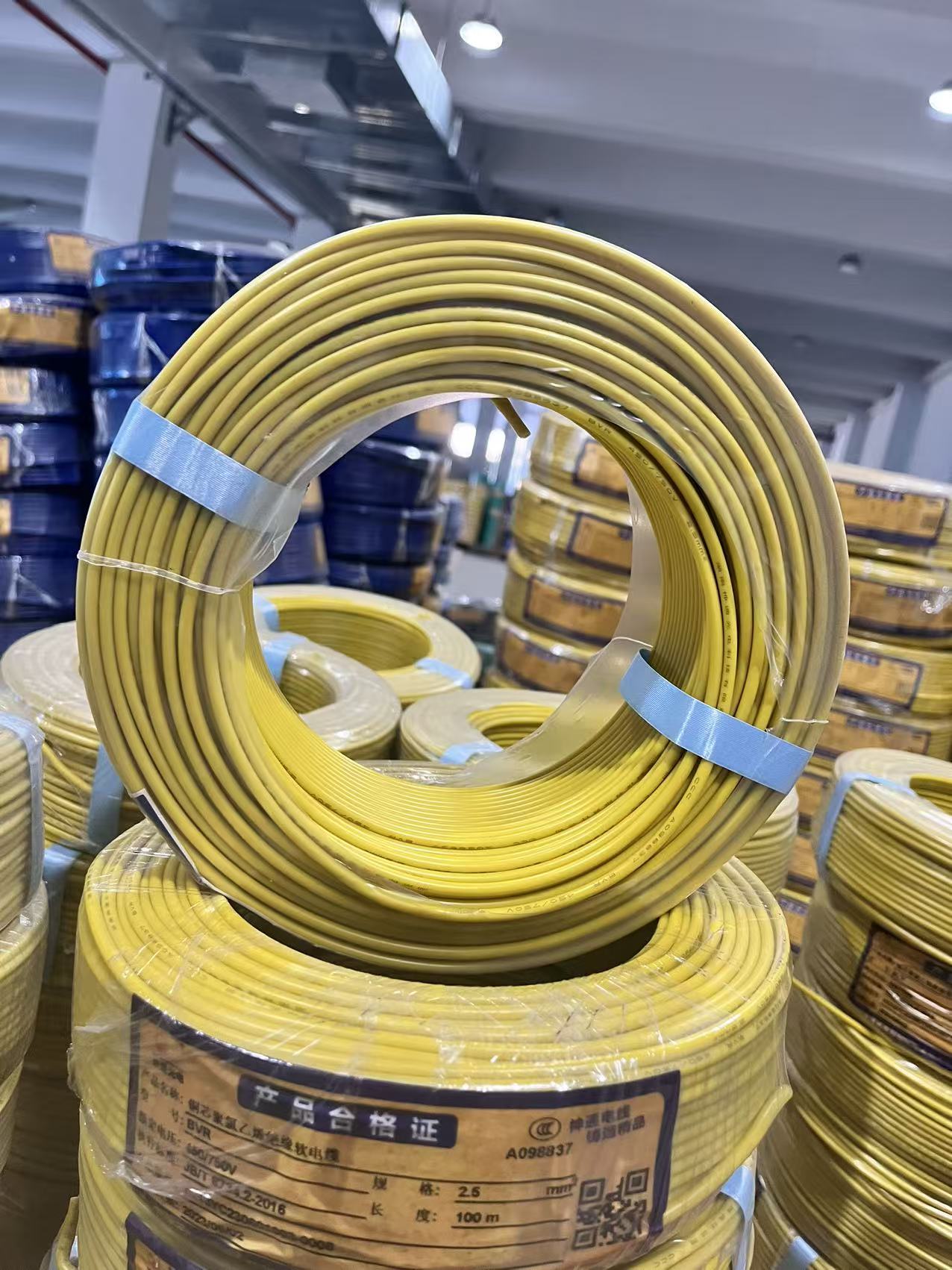 神通光电 铜芯聚氯乙烯绝缘软电缆 BVR2.5 卷高清大图