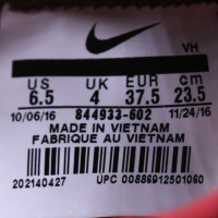 NIKE/耐克 女鞋 2017新款 RosheTwoPrint花卉印花复古运动休闲跑步鞋 844933-60_yBP08