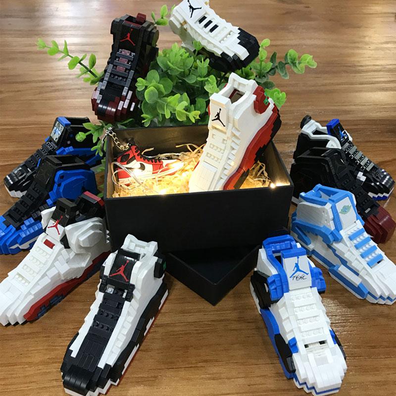 积木玩具aj1篮球鞋子黑红脚趾模型男朋友拼图小颗粒像素徐璐同款 小闪电送彩盒拉菲草灯串钥匙扣高清大图