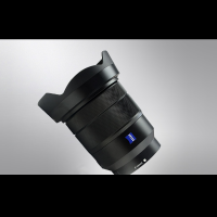 索尼(SONY)Vario-Tessar T* FE 16-35mm F4 ZA OSS 全画幅 蔡司广角变焦微单 相机镜头 E卡口(SEL1635Z) 蔡司镜头