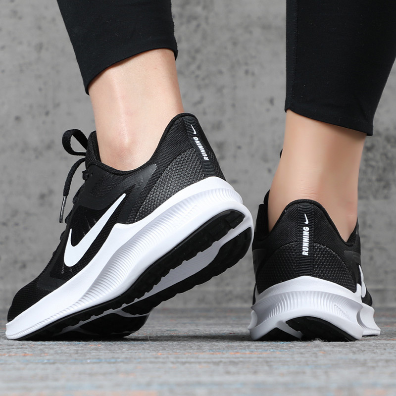 Nike/耐克 女鞋21新款WMNS NIKE 10舒适轻便缓震运动鞋跑步鞋 CI9984-001