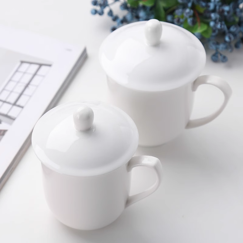 带盖陶瓷茶杯