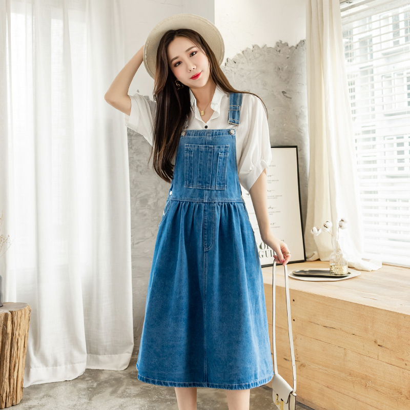 pass韩版新款女装减龄牛仔中长款宽松显瘦背带裙视频