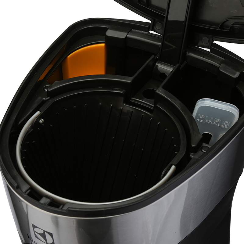 伊莱克斯（Electrolux） ECM5604S 黑色咖啡机