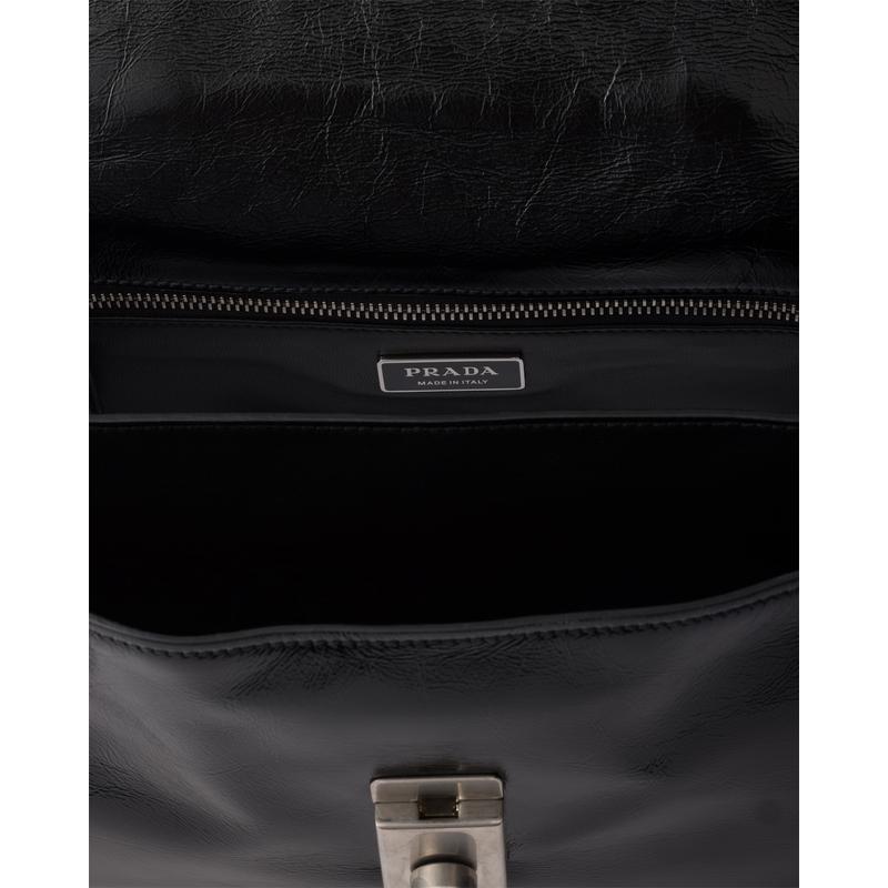 普拉达(PRADA)小牛皮女士单肩包斜挎包金属硬件翻盖闭合多隔层大