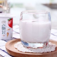 伊利畅轻八连杯-草莓果粒酸牛奶100g*8