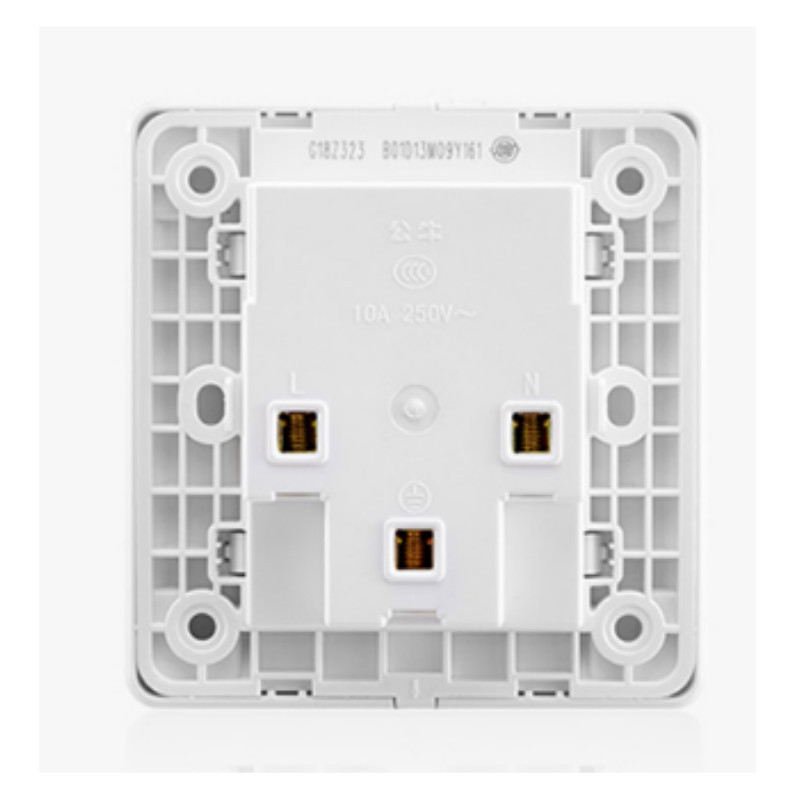 公牛 10A 250V七孔插座G06Z323