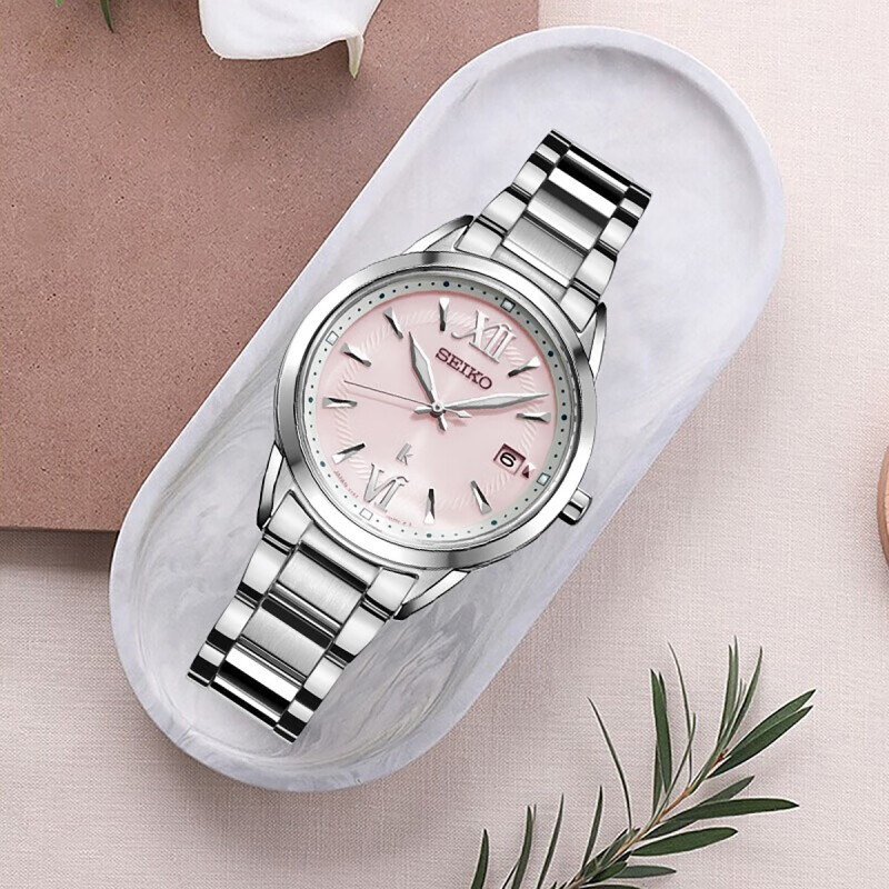 SEIKO精工LUKIA系列防水太阳电能女士腕表SUT389J1