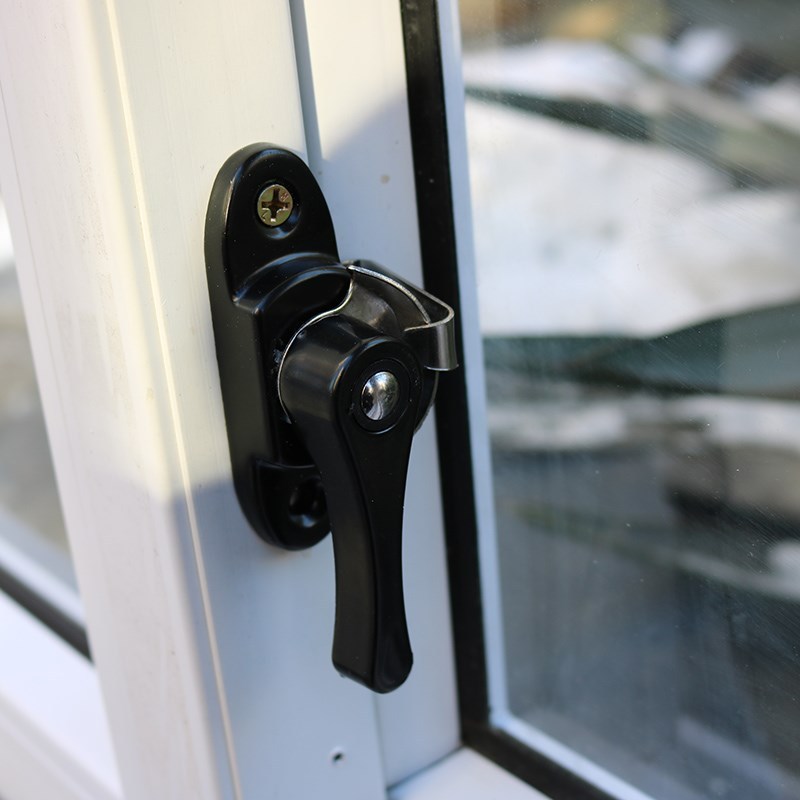 浅灰色月牙锁推拉窗锁扣平移窗双向旋转阳台玻璃窗塑钢铝合金窗卡扣窗