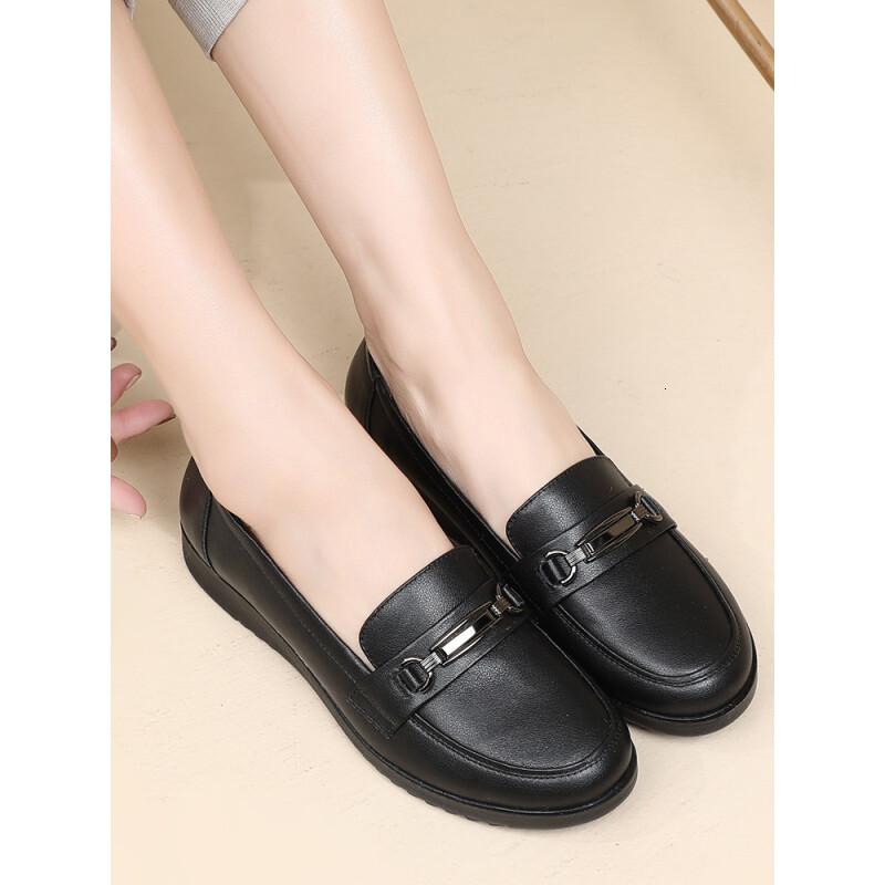 旺奈(wangnai)真皮平底乐福女鞋软底中年女式皮鞋妈妈鞋中老年妇女大