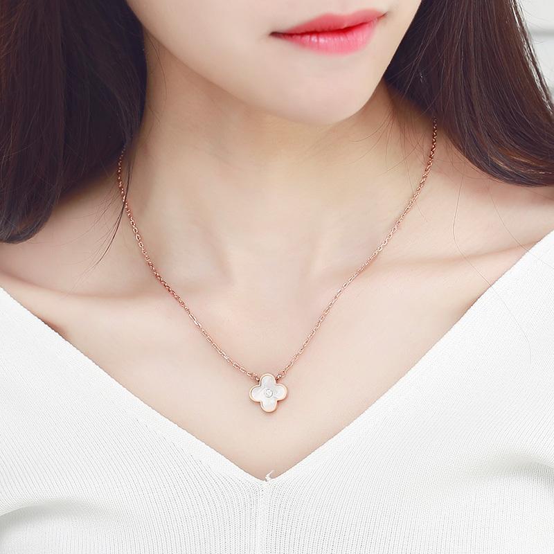 韩版时尚18K玫瑰金色黑色四叶项链女短锁骨链装饰坠刻字礼物送女朋友老婆生日礼物送女朋友七夕情人节礼物