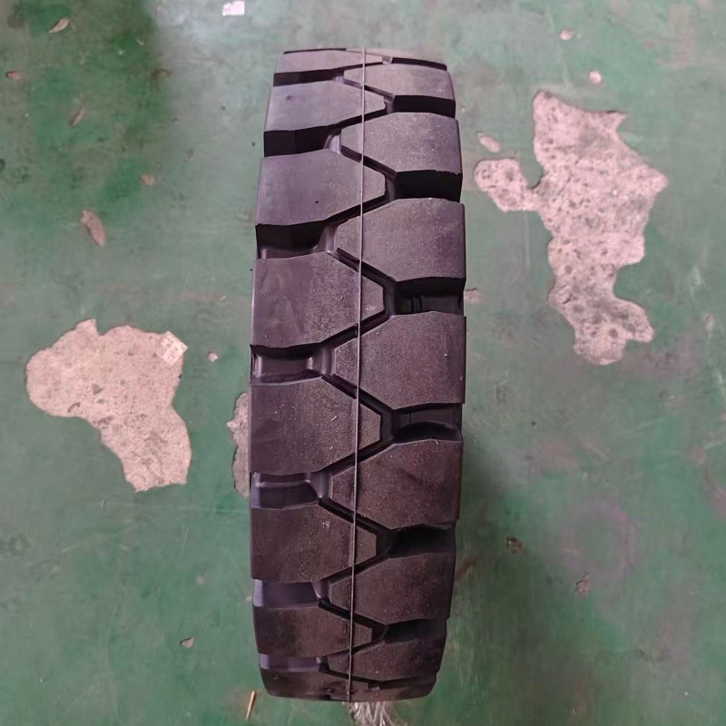 祝鑫 实心轮胎带6孔轮毂 700-12 套高清大图