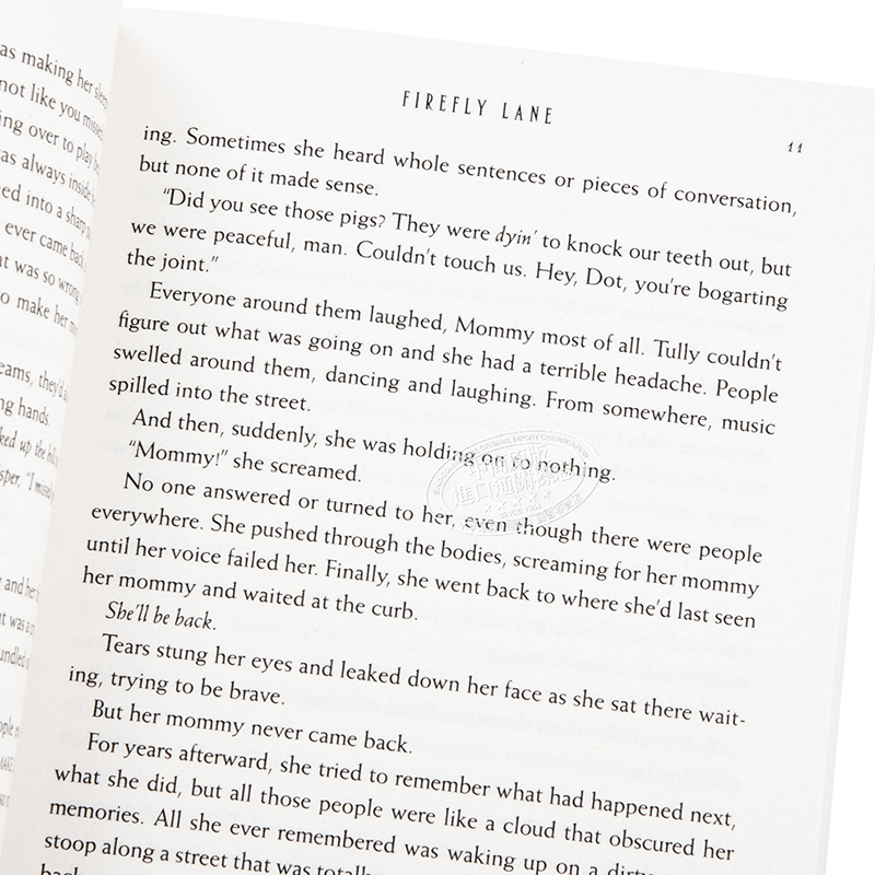 [正版]中商原版萤火虫小巷 英文原版小说 英文版 Firefly Lane Kristin Hannah 英文原版书高清大图