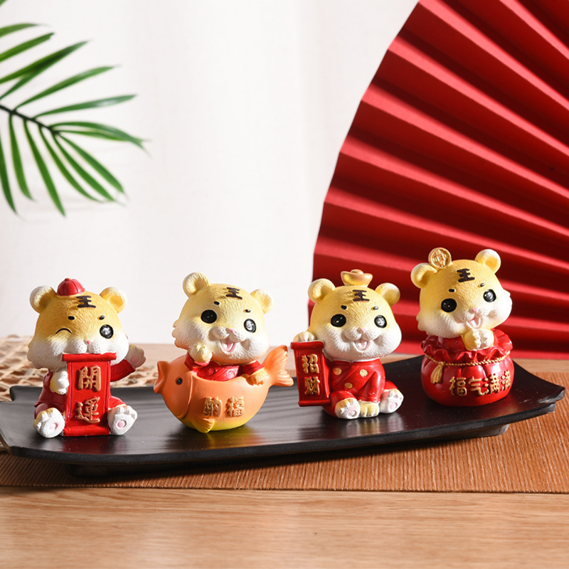 淘尔杰/TAOERJ 2022车载虎年吉祥物摆件 卡通可爱老虎过新年春节桌面公仔虎年小摆件车内装饰[有钱花1个]