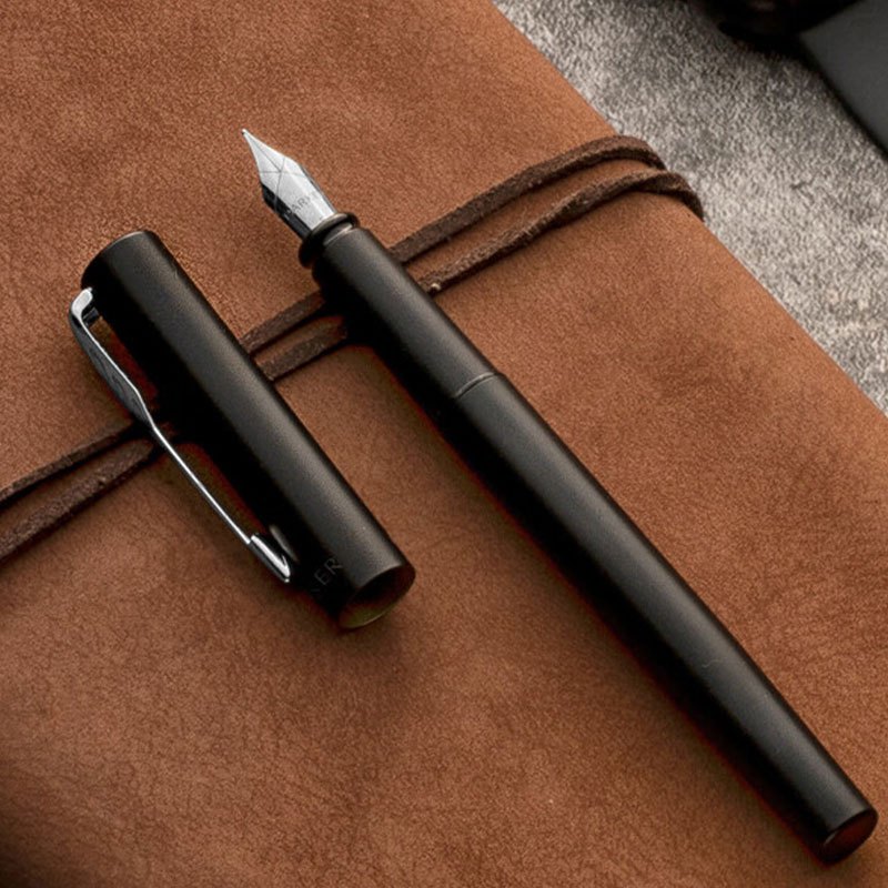 派克(PARKER)新款IM纯黑丽雅白夹 墨水笔高清大图